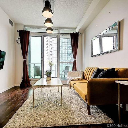 30 Off Lake View Property Heart Of Downtown Toronto Extérieur photo